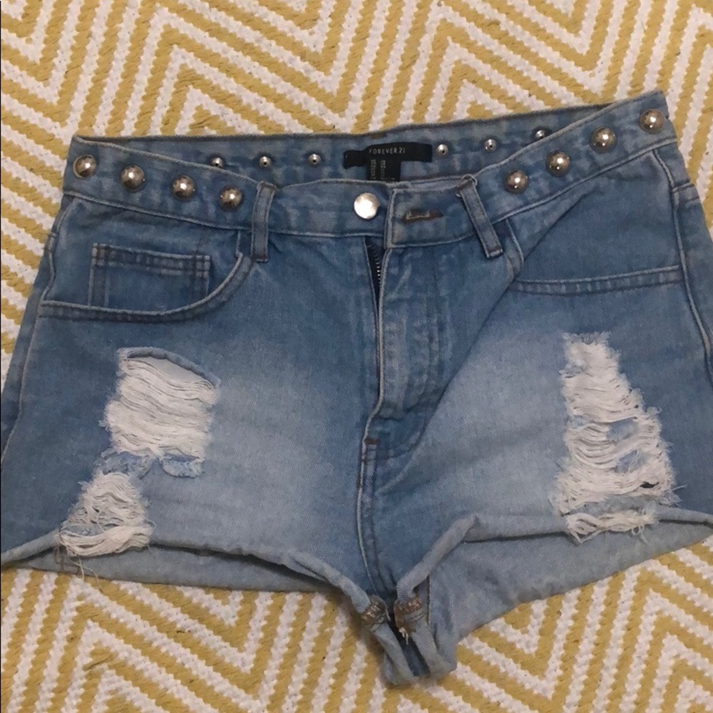 Forever 21 cut off shorts